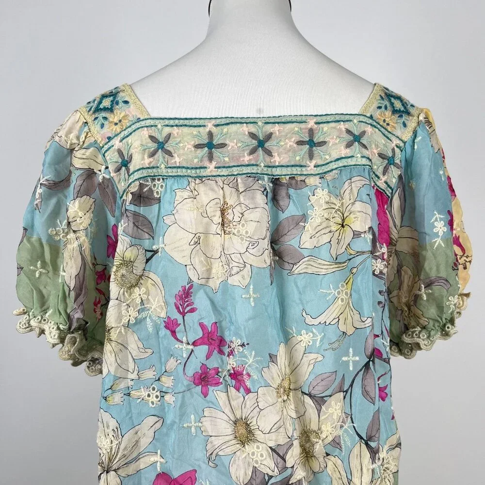 NWOT JOHNNY WAS Permint Padme Embroidered Floral Puff Sleeves Tunic Blouse Sz S